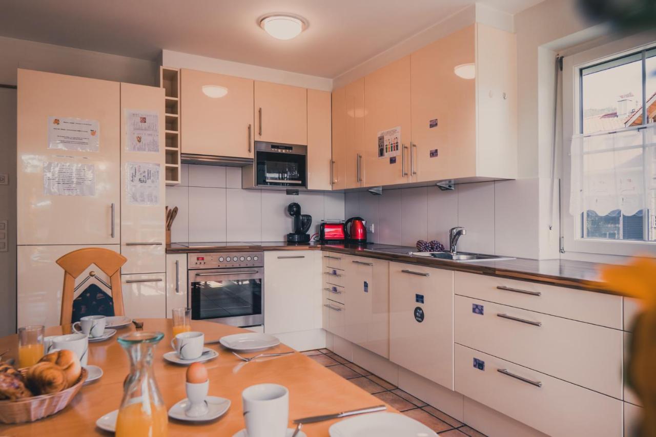 Coraline -Koblach, 6-10 P, 3 Schlafzimmer, Kueche, Riesige Terrasse, Parkplatz, Wifi, Stellplatz Ski Kültér fotó